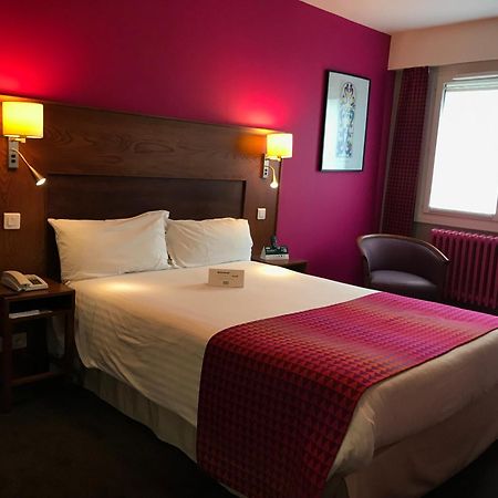 Logis Hotel & Restaurant La Paix Le Nouvion-en-Thierache Eksteriør billede